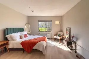 There are many apartments in Madison, Wisconsin, that are close to the city and offer fantastic amenities.
